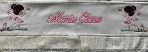 Toalha de Banho Infantil Bordada Menina
