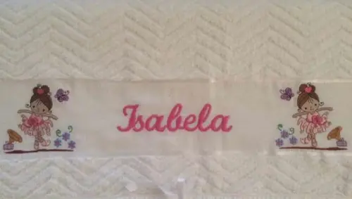 Toalha de Banho Infantil Bordada Menina