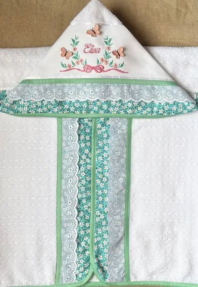 Toalha de Banho Infantil com Capuz Floral