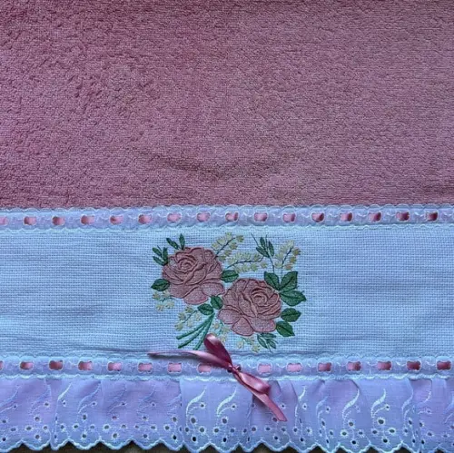 Toalha de Rosto Bordada Rosas
