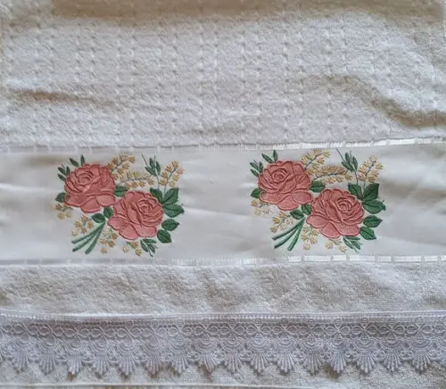 Toalha de Rosto Rosas