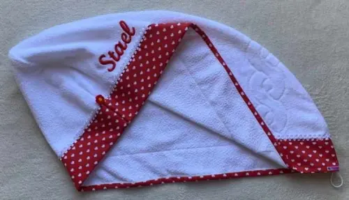 Toalha Touca Branca Acabamento Vermelho Corações