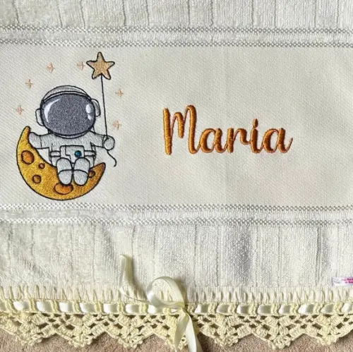 Toalhinha Bordada Astronauta