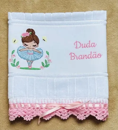 Toalhinha Bordada Bailarina