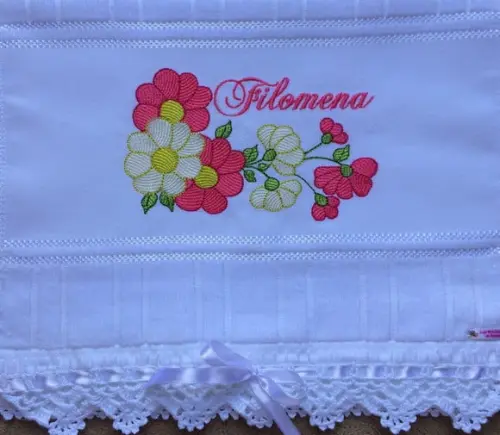 Toalhinha Bordada Flores