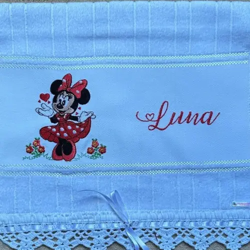 Toalhinha Bordada Minnie