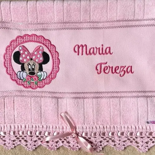 Toalhinha Bordada Minnie Rosa