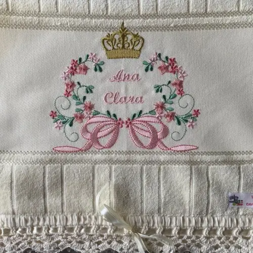 Toalhinha De Boca Floral Com Coroa