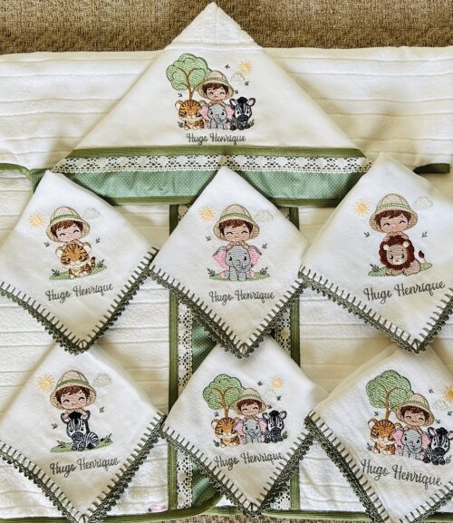 Kit Enxoval para Bebê Toalha e Fraldas Menino no Safari