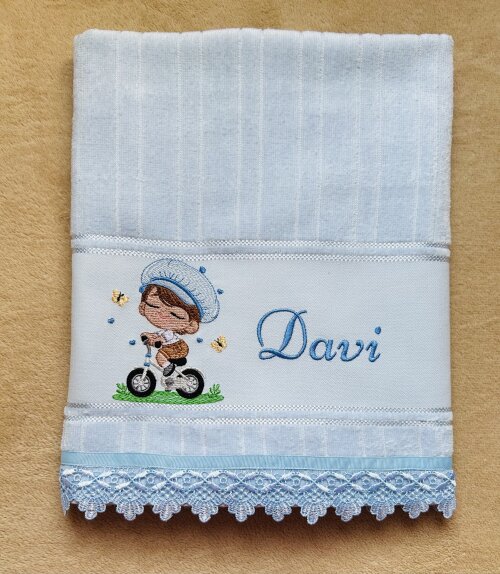 Toalha de Banho Infantil Menino na Bicicleta