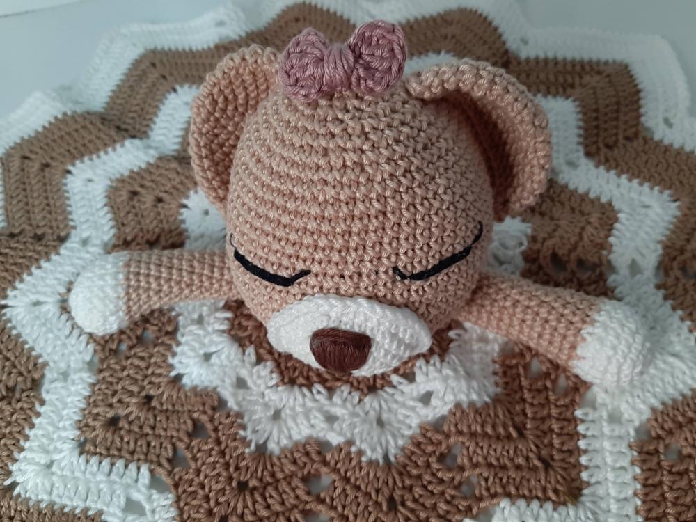 Naninha de Crochê - Ursa em Amigurumi