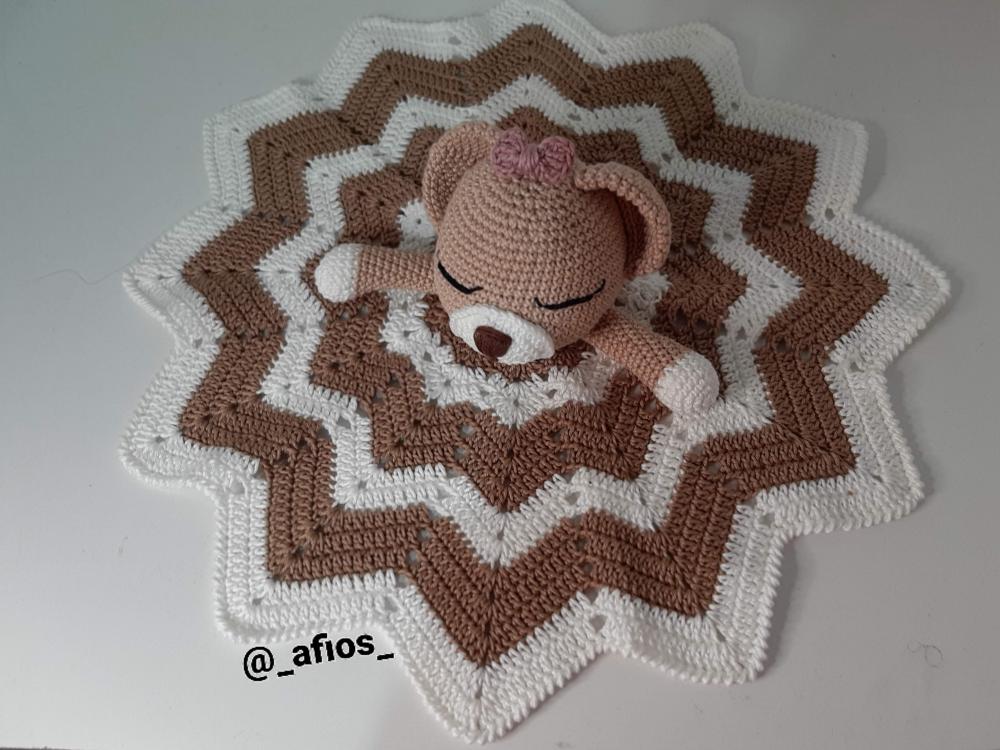 Naninha de Crochê - Ursa em Amigurumi
