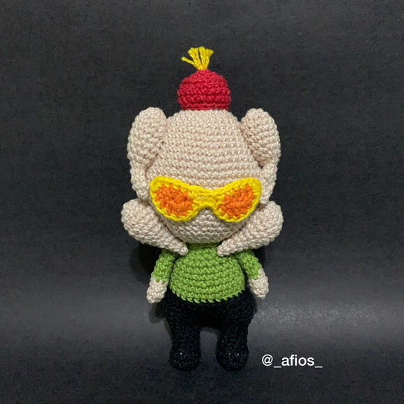 Amigurumi Monica Geller (frango na Cabeça) - Friends