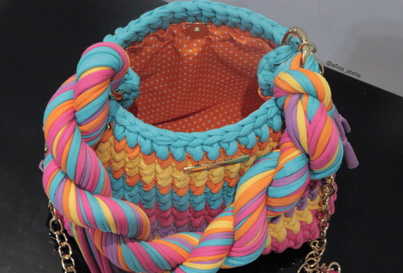 Bolsa Glamour em Crochê