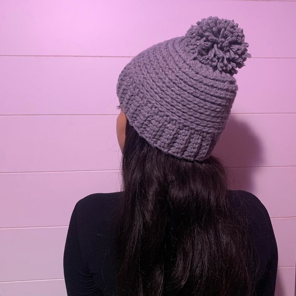 Gorro com Pompom Crochê