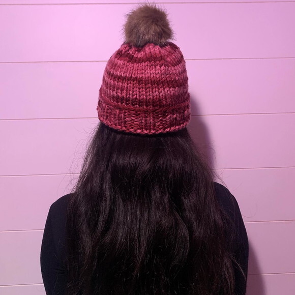 Gorro com Pompom Crochê