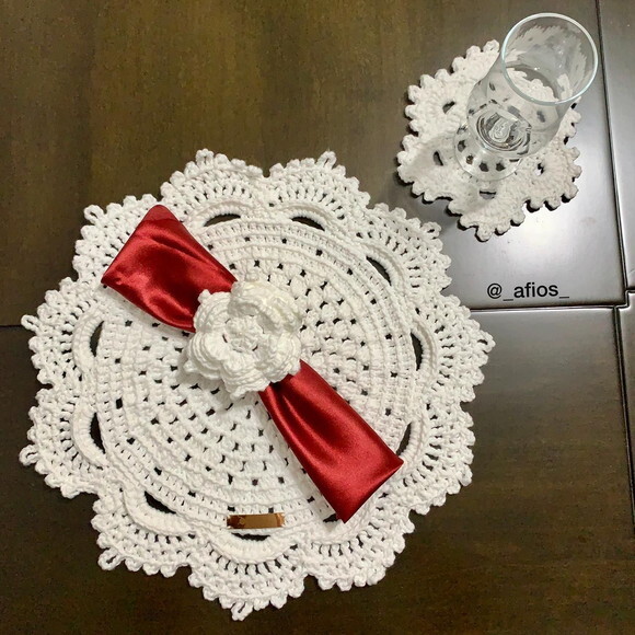 Sousplat em Crochet C/porta Copo+porta Guardanapo