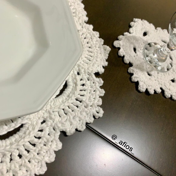 Sousplat em Crochet C/porta Copo+porta Guardanapo