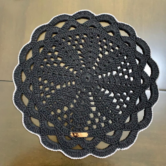 Sousplat Encanto Preto (jogo Americano) em Crochê