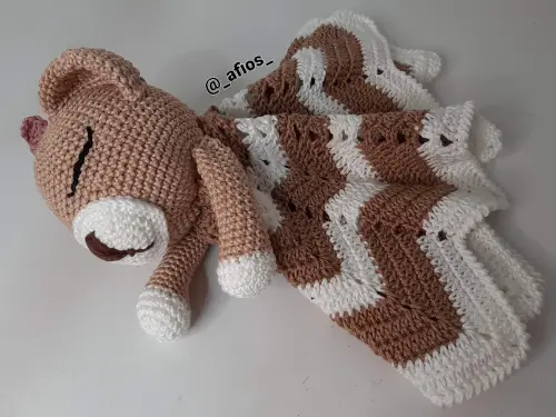 Naninha de Crochê - Ursa em Amigurumi