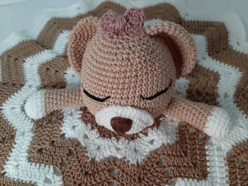 Naninha de Crochê - Ursa em Amigurumi
