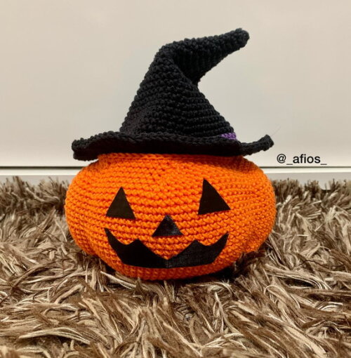 Abóbora Porta Doces e Chapéu de Bruxa em Amigurumi