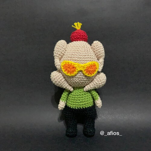Amigurumi Monica Geller (frango na Cabeça) - Friends