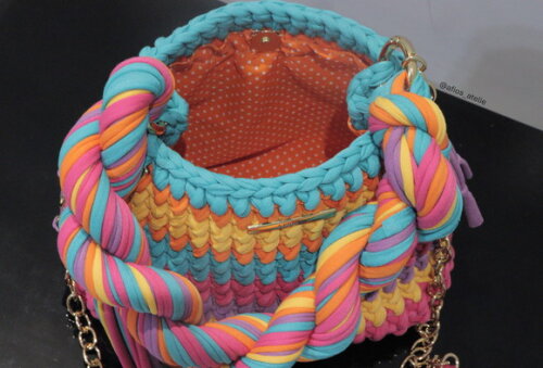 Bolsa Glamour em Crochê