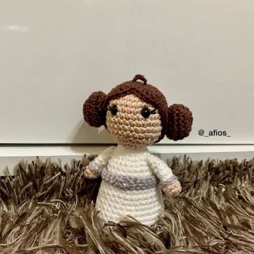 Chaveiro e Miniatura Princesa Leia - Star Wars Amigurumi
