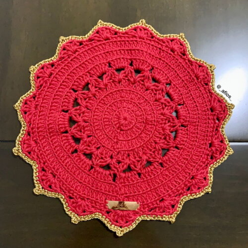 Sousplat Vermelho com Dourado (jogo Americano) em Crochê