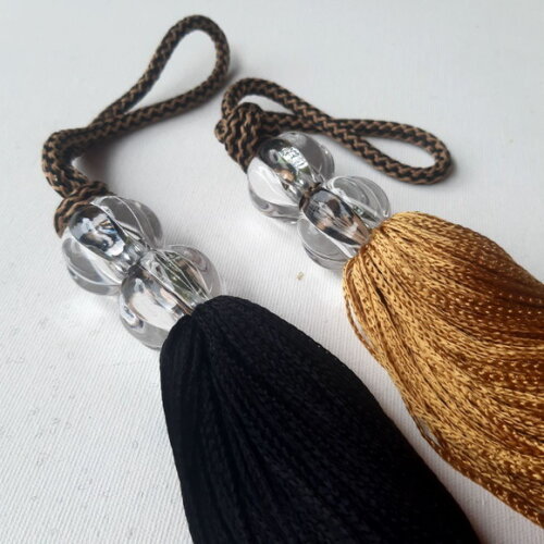 Tassel Slin