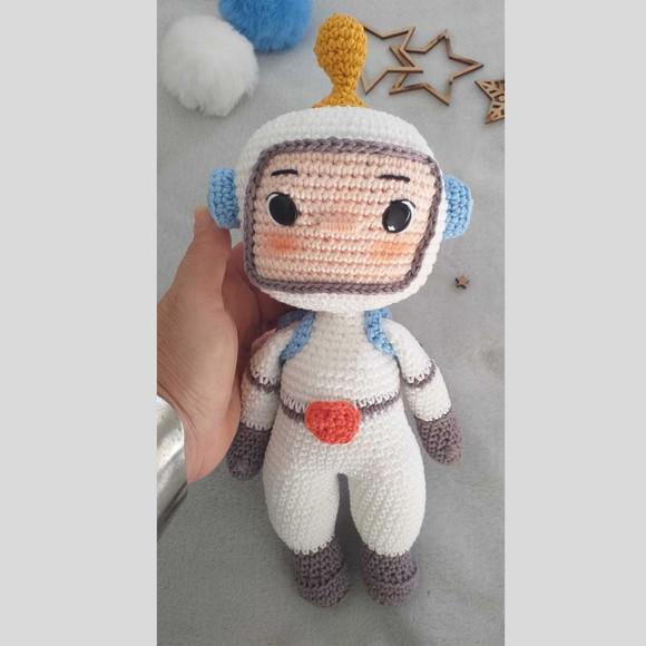 Astronauta Arthur Amigurumi Personalizado