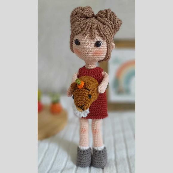 Boneca Aurora e Sua Capiranja Amigurumi Personalizada