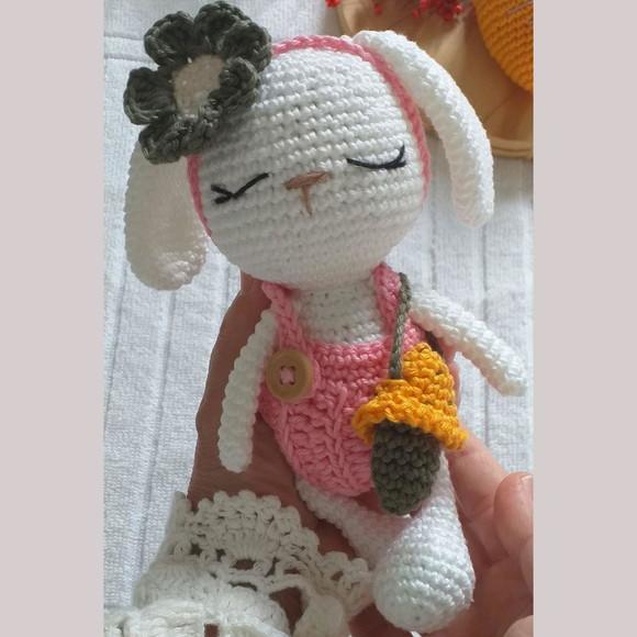 Coelha Pepita Amigurumi Personalizada
