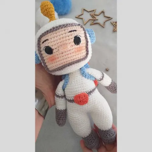 Astronauta Arthur Amigurumi Personalizado
