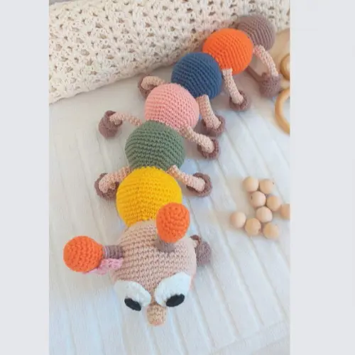 Bicho Sensorial Amigurumi para Bebês com Chocalho e Buzina