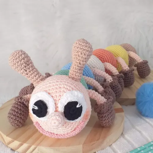 Bicho Sensorial Amigurumi para Bebês com Chocalho e Buzina