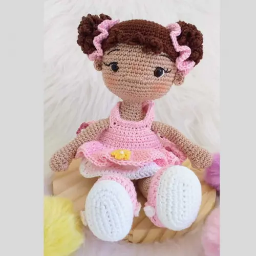 Boneca Agnes Amigurumi Personalizada