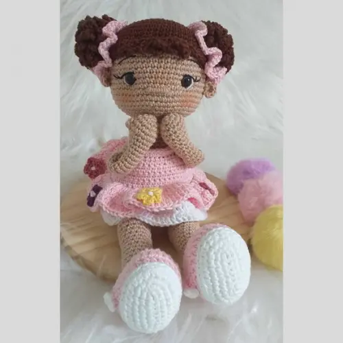 Boneca Agnes Amigurumi Personalizada