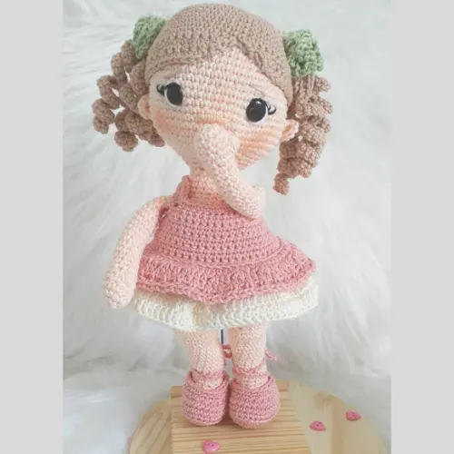 Boneca Aurora Amigurumi Personalizada