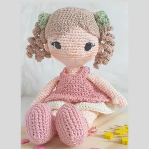 Boneca Aurora Amigurumi Personalizada