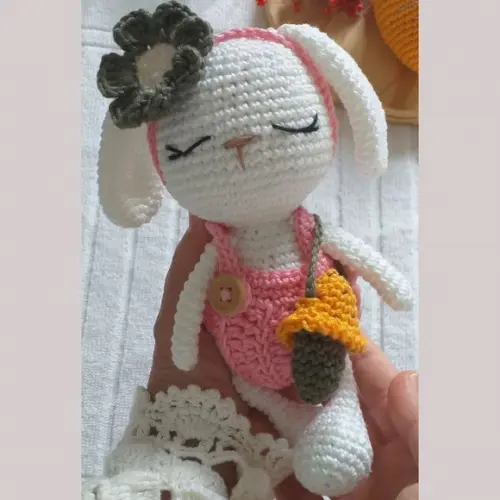 Coelha Pepita Amigurumi Personalizada