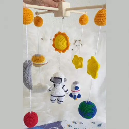 Móbile de Berço Amigurumi Personalizado Astronauta