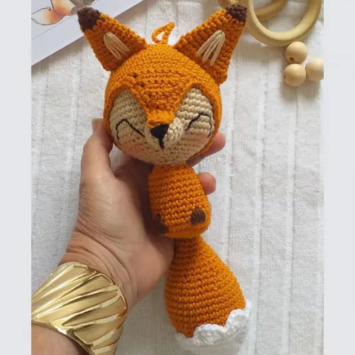 Raposa Amigurumi para Pendurar