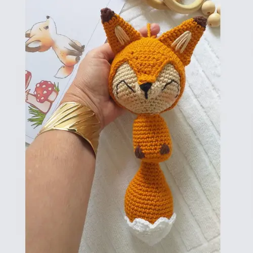 Raposa Amigurumi para Pendurar