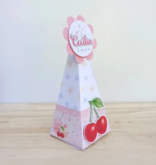 Caixa Pirâmide Cerejinha Personalizada