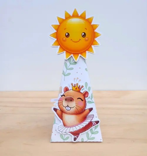 Caixa Pirâmide Tema Capivara Personalizada