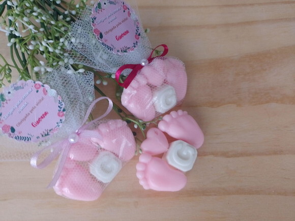 80 Pares de Pezinhos com Coração e Inicial