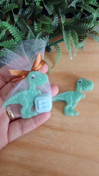 Dinossauro com Inicial