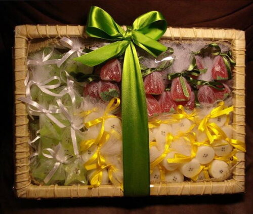 Cesta com frutas em sabonete